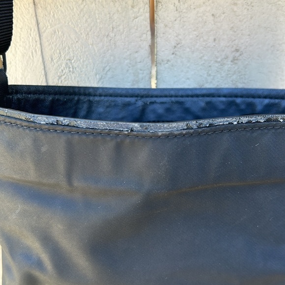Lululemon Cross Body Small Drawstring Bucket Bag Has a Cosmetic Flaw See Photos - Picture 9 of 9